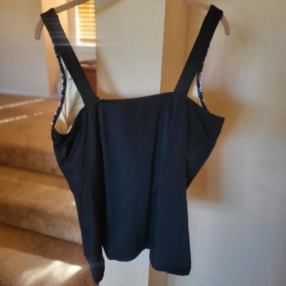 Plus Size Swim Suit Top  - 20W - Picture 2 of 4